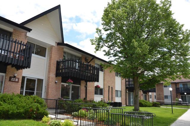 22A Kingery Quarter #103, Willowbrook, IL 60527