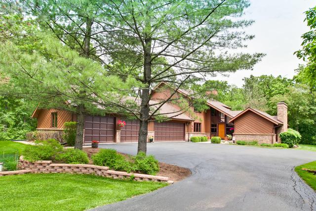 6 Wooded Ln., Hawthorn Woods, IL 60047