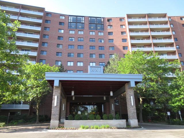 21 Kristin Dr. #1129, Schaumburg, IL 60195