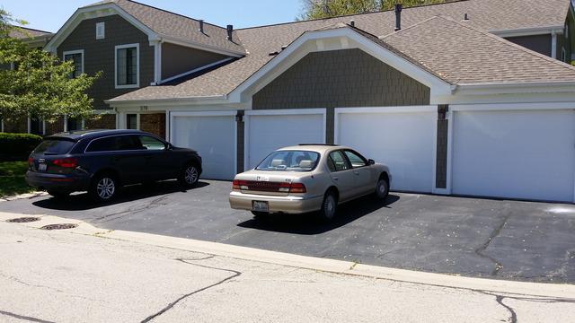 376 Sandalwood Ln. #D2, Schaumburg, IL 60193