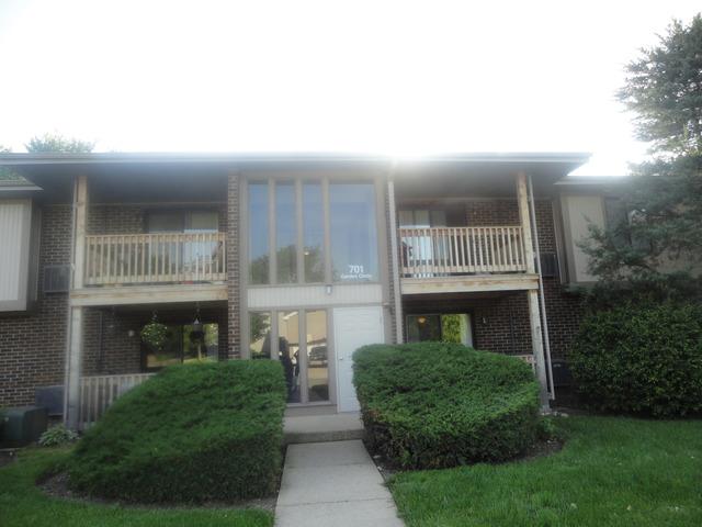 701 Garden Cir. #8, Streamwood, IL 60107