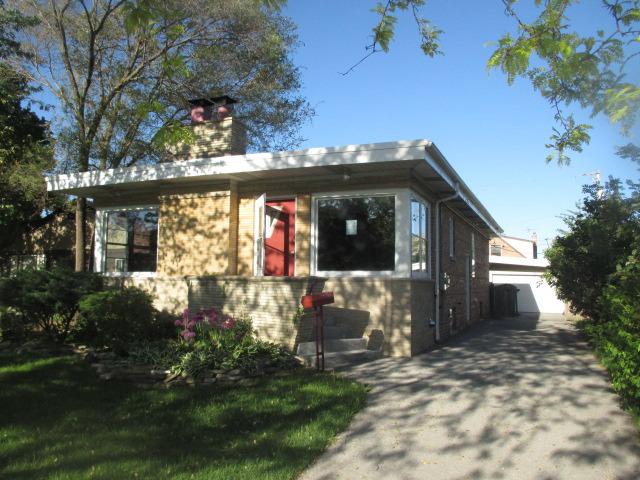 9705 Parkside Ave., Oak Lawn, IL 60453