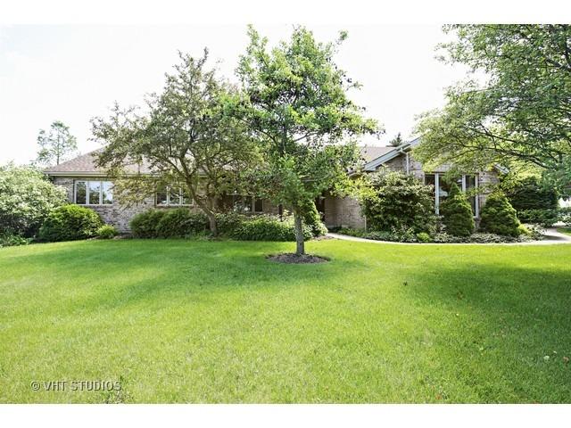 5N029 Honey Hill Dr., Wayne, IL 60184
