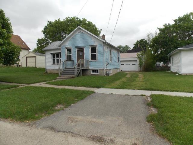 527 W Chestnut St., Freeport, IL 61032