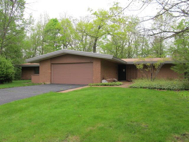 815 Bittersweet Dr., Northbrook, IL 60062