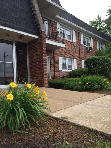 2415 Ogden Ave. #4, Downers Grove, IL 60515