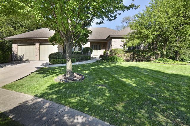 448 Woodgate Ct., Willowbrook, IL 60521