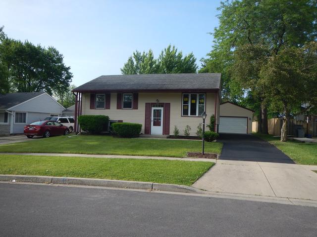 513 Robinhood Dr., Streamwood, IL 60107