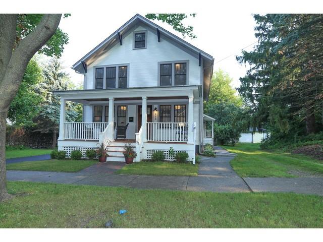 218 W Station St., Barrington, IL 60010