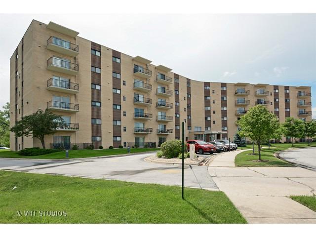18400 Cherry Creek Dr. #101, Homewood, IL 60430