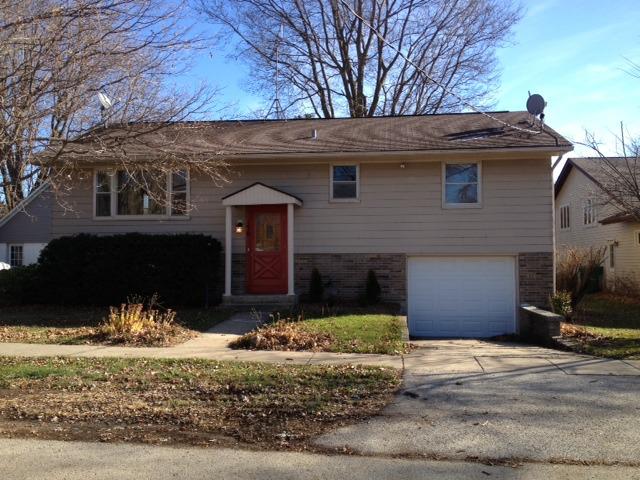 130 Ray St., Hinckley, IL 60520