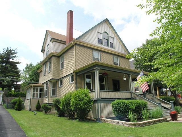 62 Bluff Ave., La Grange, IL 60525