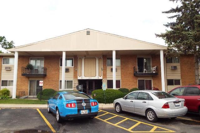 8997 Kennedy Dr. #106F, Des Plaines, IL 60016