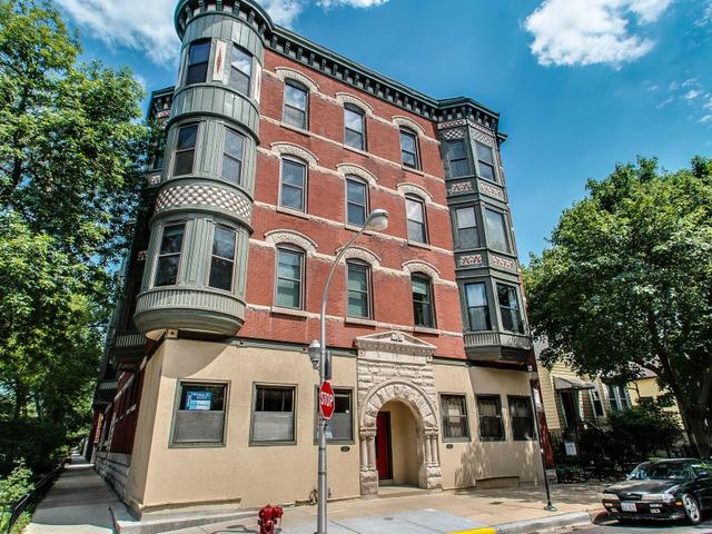 3055 N Seminary Ave. #3S, Chicago, IL 60657