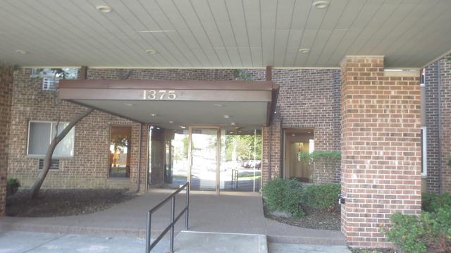 1375 Rebecca Dr. #122, Hoffman Estates, IL 60169