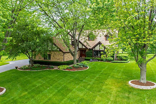 7 Elm St., Hawthorn Woods, IL 60047