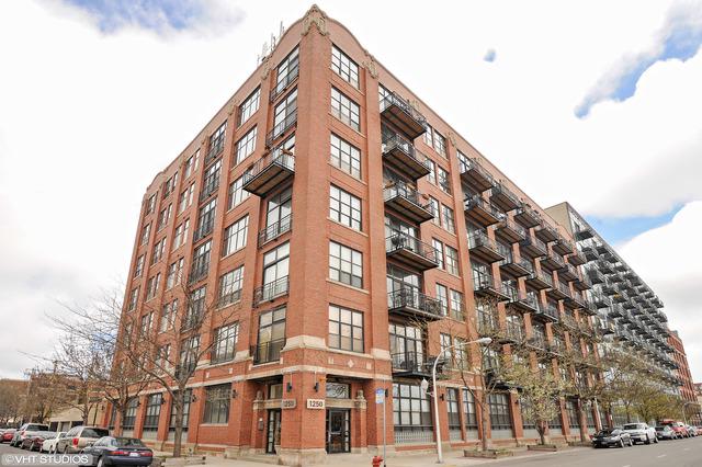 1250 W Van Buren St. #707, Chicago, IL 60607