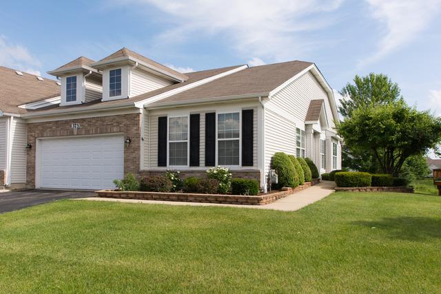 373 Woodhill Dr., Carol Stream, IL 60188