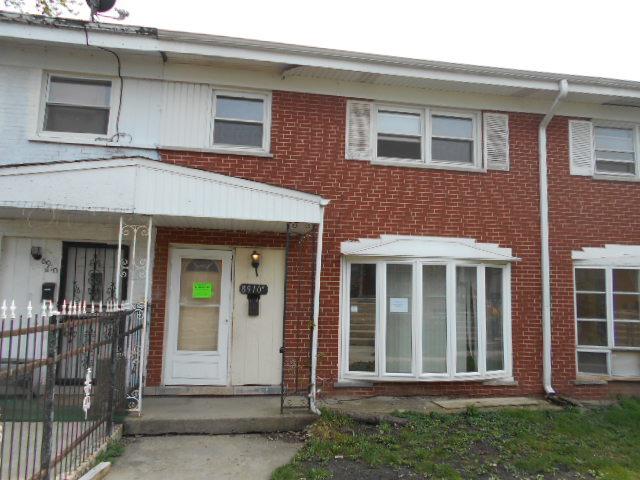 8910 Robin Dr. #B, Des Plaines, IL 60016