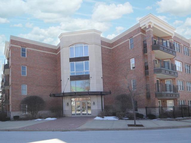 111 N Wheaton Ave. #108, Wheaton, IL 60187