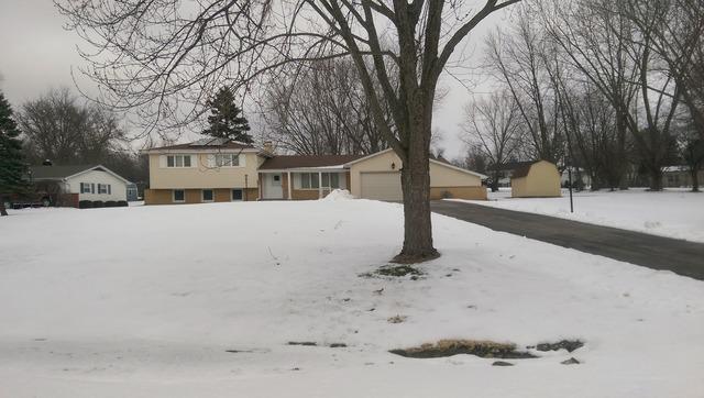 321 Canterbury Ln., Inverness, IL 60010