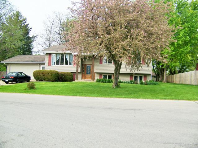 258 Easy St., Somonauk, IL 60552