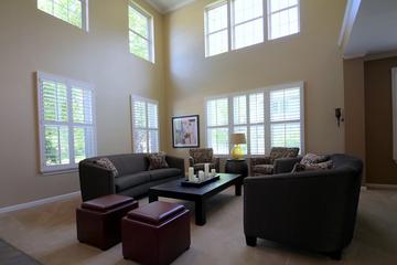350 E Colonial Dr., Vernon Hills, IL 60061