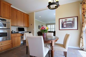 350 E Colonial Dr., Vernon Hills, IL 60061