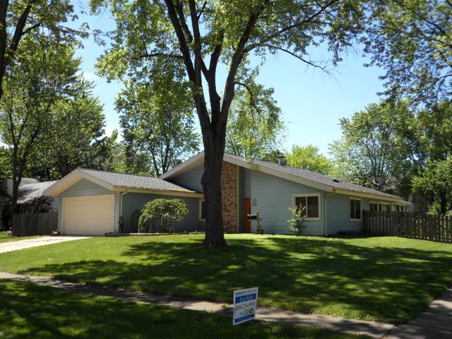 5892 Chatsworth Ct., Hanover Park, IL 60133