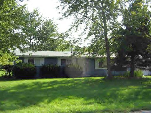 727 S High St., Paxton, IL 60957