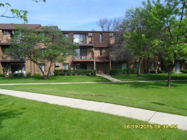 734 N Briar Hill Ln. #6, Addison, IL 60101