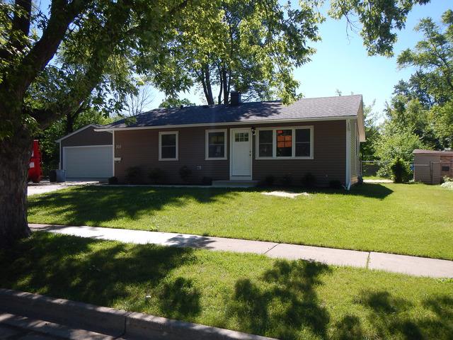 305 Cedar Ct., Streamwood, IL 60107