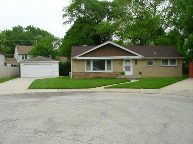 2754 Joseph Ave., Des Plaines, IL 60018