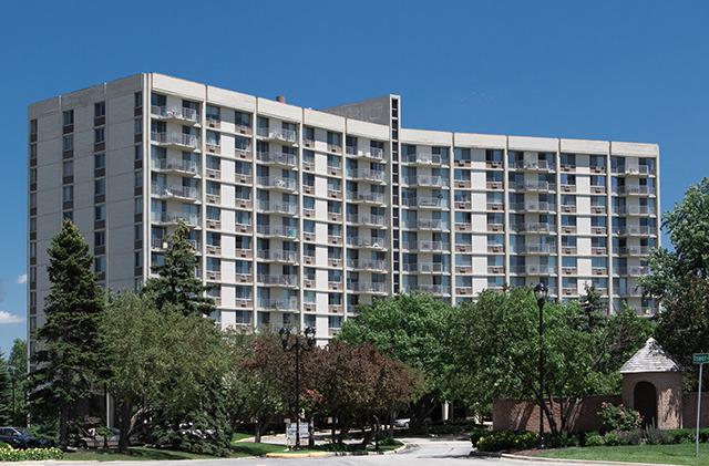 20 N Tower Rd. #4G, Oak Brook, IL 60523