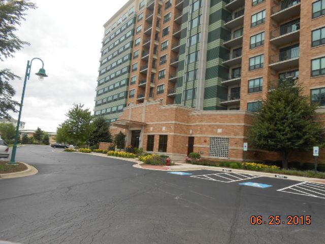 6420 Double Eagle Dr. #906, Woodridge, IL 60517