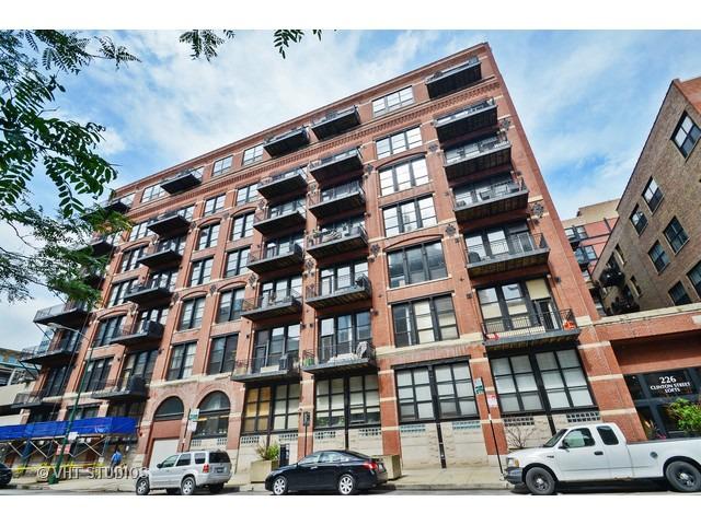 226 N Clinton St. #717, Chicago, IL 60661