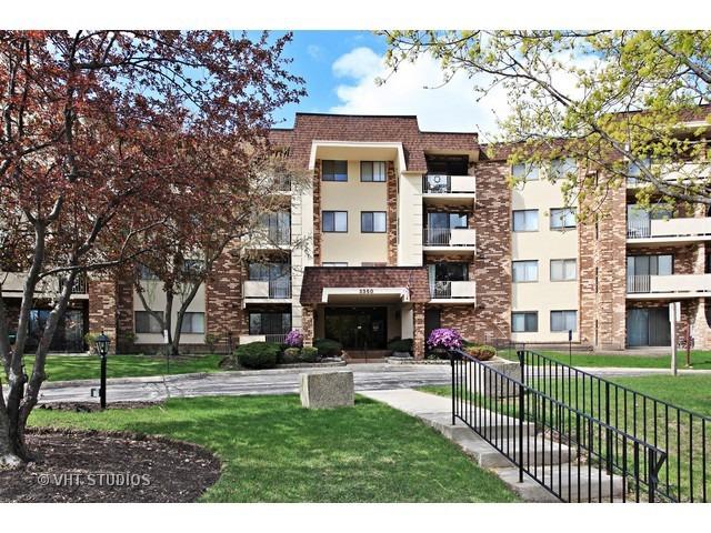 3350 N Carriageway Dr. #220, Arlington Heights, IL 60004