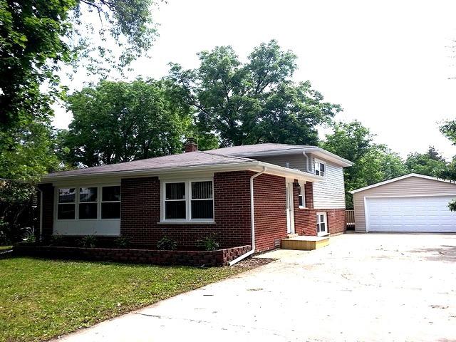1143 Lawrence Dr., Mundelein, IL 60060