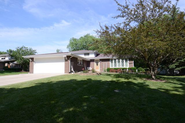 9s329 Cumnor Rd., Downers Grove, IL 60516