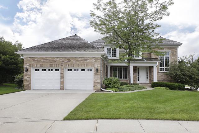 805 Gleneagle Ln., Northbrook, IL 60062