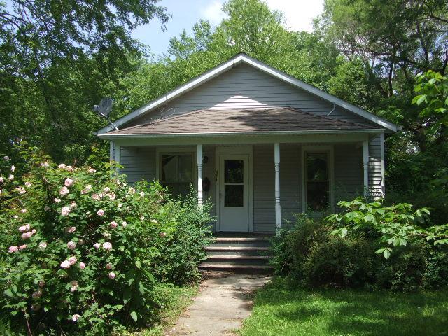 421 E Lincoln Ave., Onarga, IL 60955