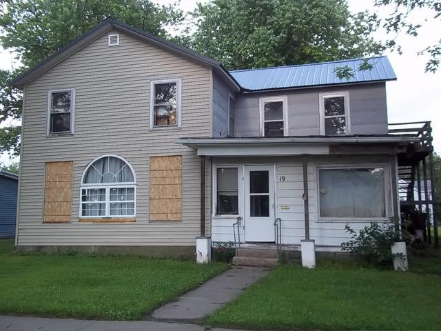19 N Jones St., Amboy, IL 61310