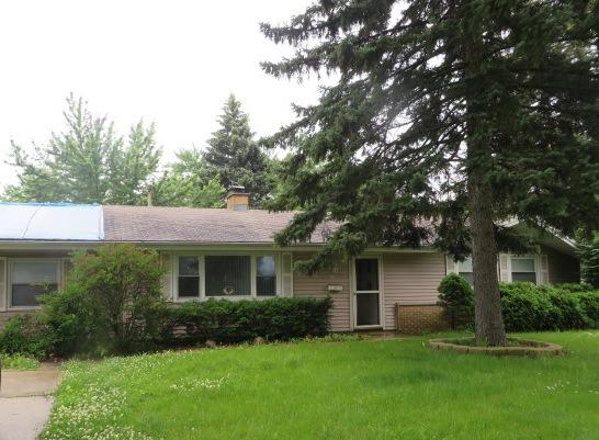 1933 Warwick Ln., Schaumburg, IL 60193