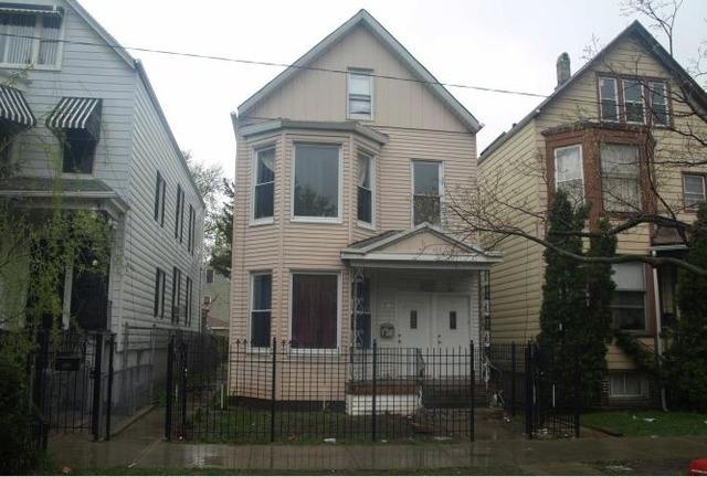 2702 N Ridgeway Ave., Chicago, IL 60647