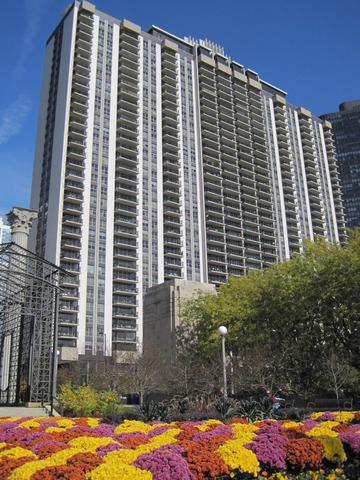 400 E Randolph St. #1222, Chicago, IL 60601