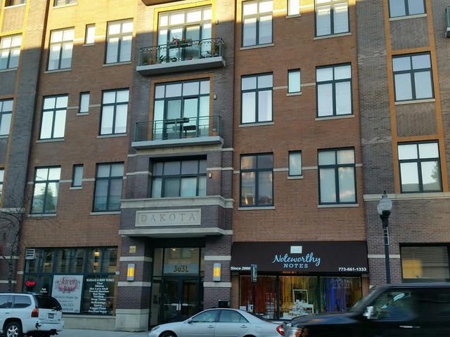 3631 N Halsted St. #401, Chicago, IL 60613