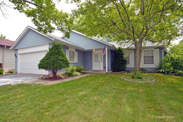 575 Lochwood Dr., Crystal Lake, IL 60012