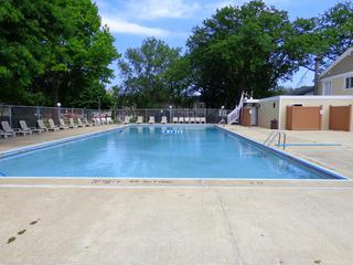 1327 Wye Ct., Wheeling, IL 60090