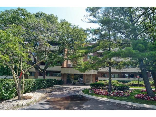 9242 Gross Point Rd. #406, Skokie, IL 60077