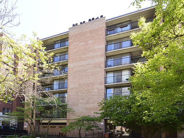 651 W Sheridan Rd. #2D, Chicago, IL 60613